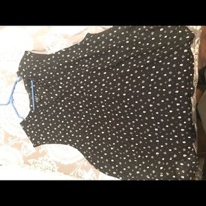 Torrid size 4 skull print sleeveless hi/lo blouse